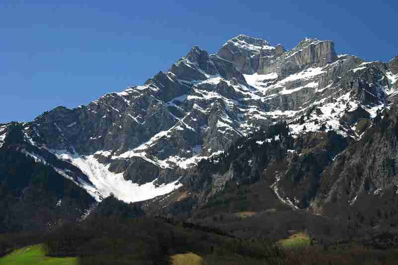 两元店货源从哪里进货乌鲁木齐（两元店货源从哪里进货电话号码）