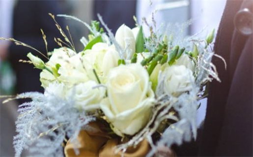 2032年09月06日结婚黄道吉日 办婚礼吉利吗