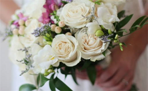 2042年农历腊月三十领证好吗 宜领证结婚吉日查询